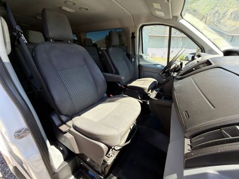 Used 2018 Ford Transit 350 XLT RWD image 5