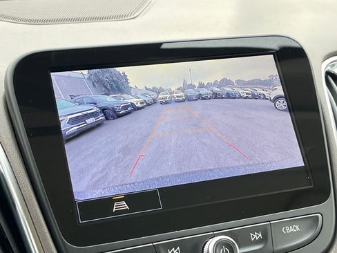 Used 2024 Chevrolet Malibu LT image 17