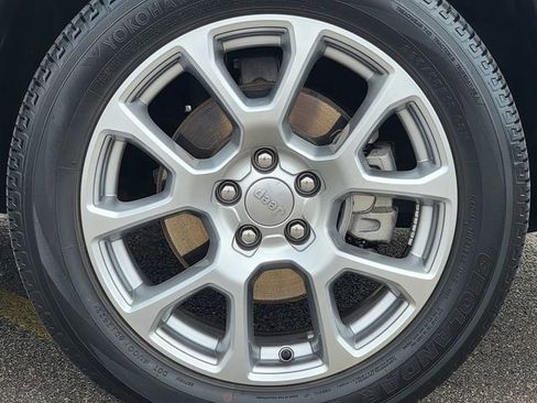 Certified 2022 Jeep Compass Latitude image 17