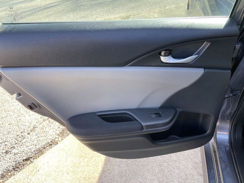 Used 2018 Honda Civic EX image 33