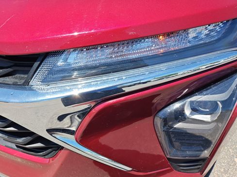 Used 2025 Chevrolet Trax LS w/ LS Convenience Package FWD image 9