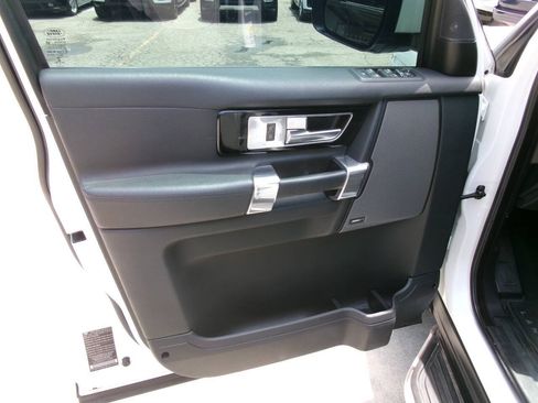 Used 2015 Land Rover LR4 HSE AWD/4WD image 24