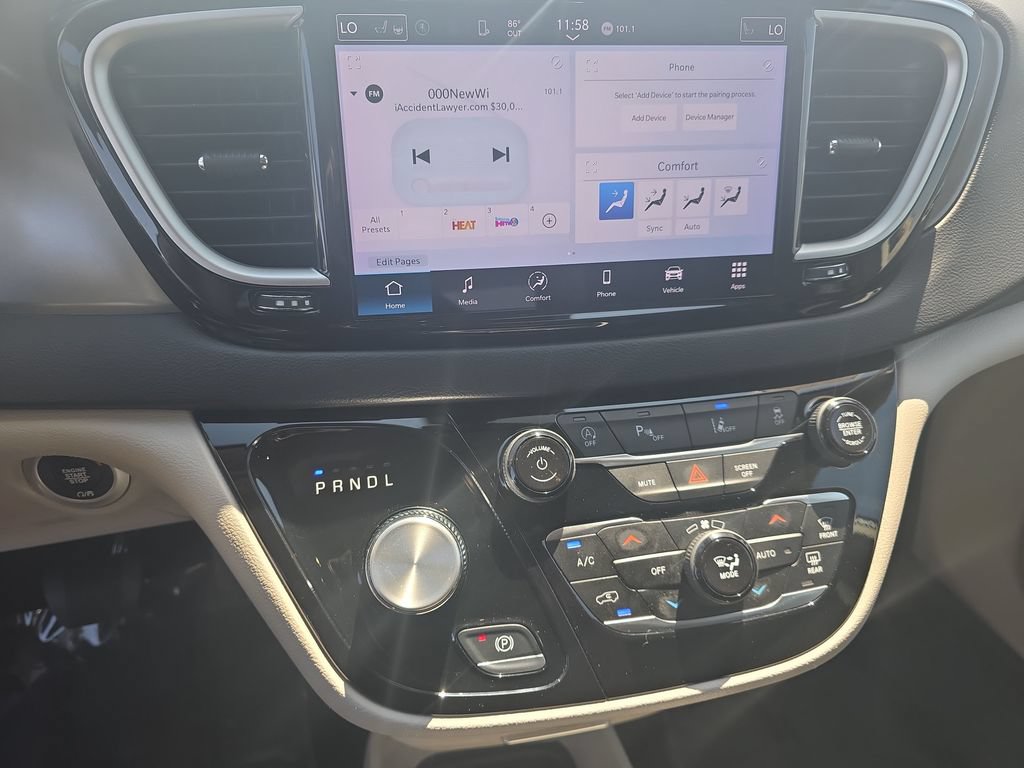 Used 2024 Chrysler Pacifica Touring-L FWD image 12