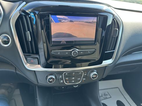 Certified 2021 Chevrolet Traverse LS FWD image 41