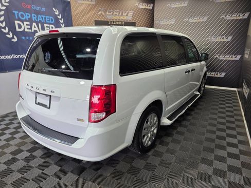Used 2019 Dodge Grand Caravan SE image 15