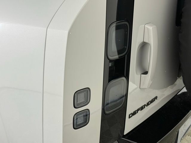 New 2026 Land Rover Defender 110 S AWD/4WD image 9