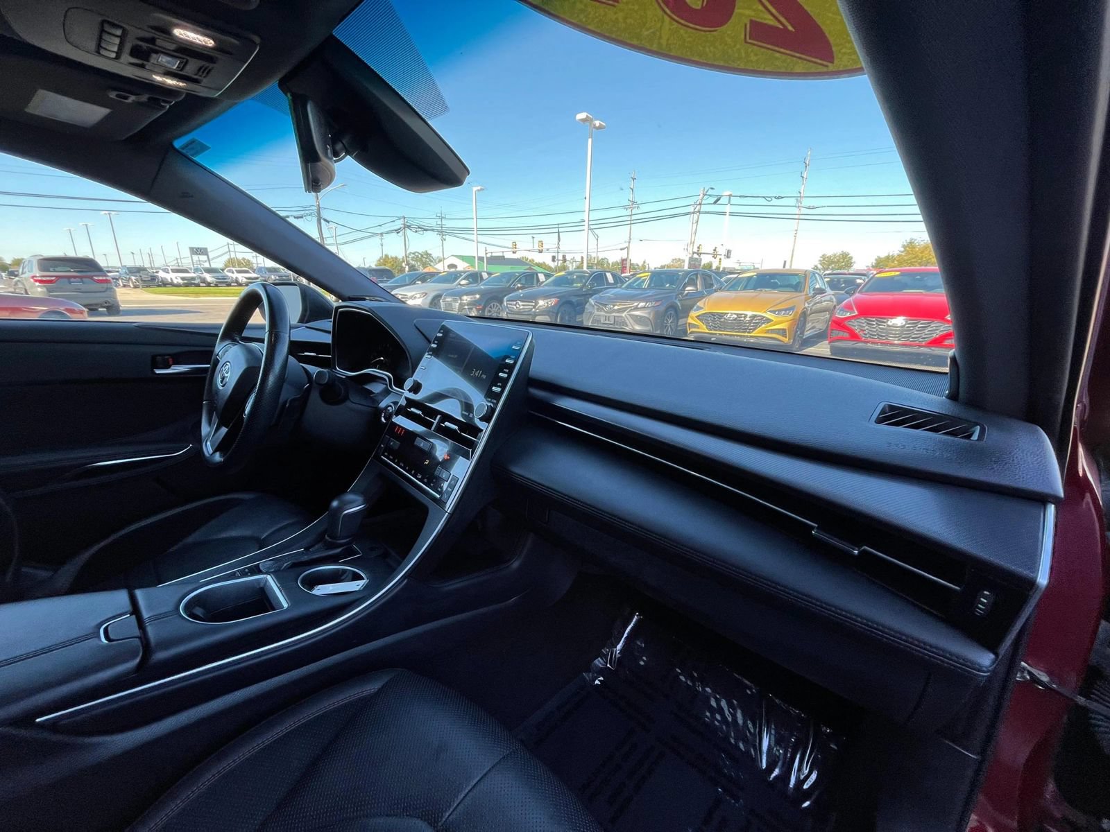 Used 2019 Toyota Avalon XSE FWD image 30