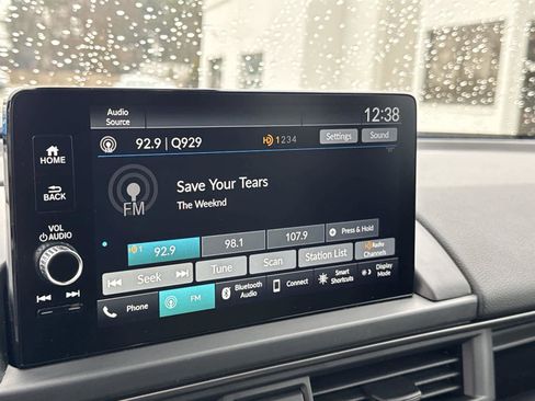 Used 2025 Honda Pilot TrailSport image 25