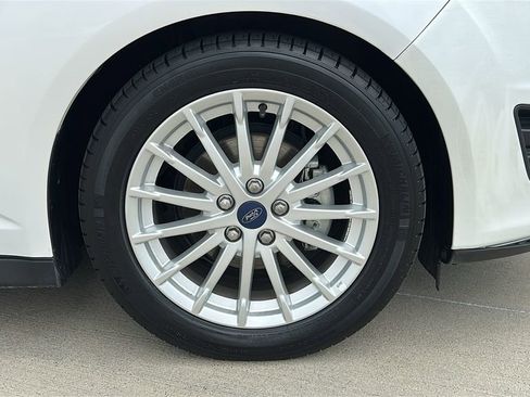 Used 2015 Ford C-MAX SEL w/ Equipment Group 302A FWD image 16