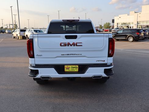 Certified 2024 GMC Sierra 1500 AT4 w/ Technology Package AWD/4WD image 6