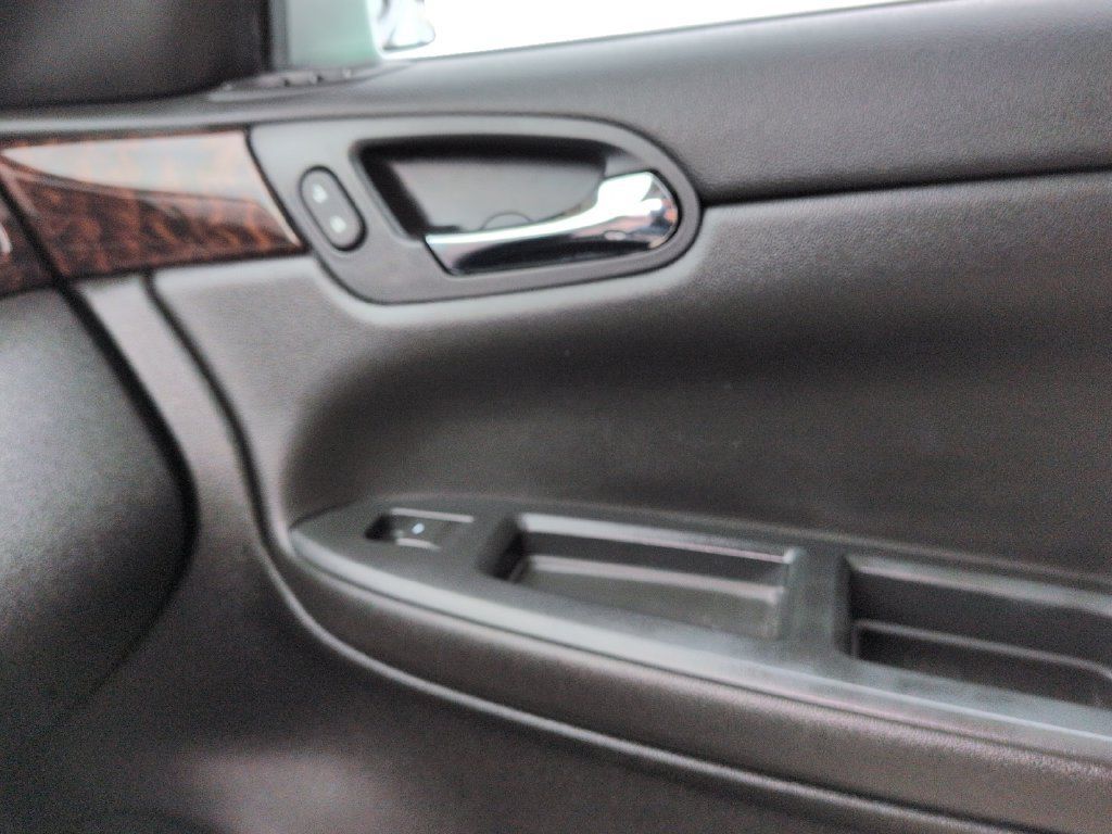 Used 2012 Chevrolet Impala LTZ FWD image 25