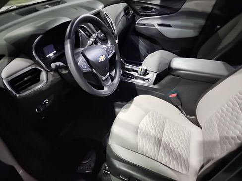 Used 2019 Chevrolet Equinox LS w/ LS Convenience Package image 5