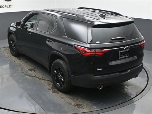 Used 2023 Chevrolet Traverse LT w/ Midnight/Sport Edition image 43