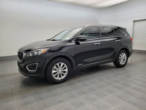 Used 2016 Kia Sorento LX AWD/4WD image 2