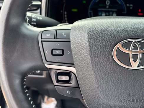 Used 2025 Toyota Camry SE w/ Convenience Package AWD/4WD image 30