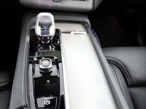 New 2025 Volvo XC90 T8 Ultra w/ Protection Package Premier image 27