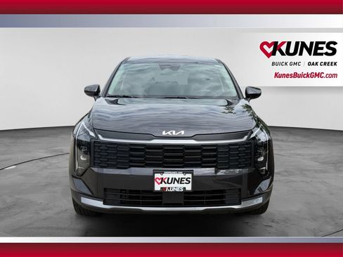 Used 2026 Kia Sportage LX FWD image 3