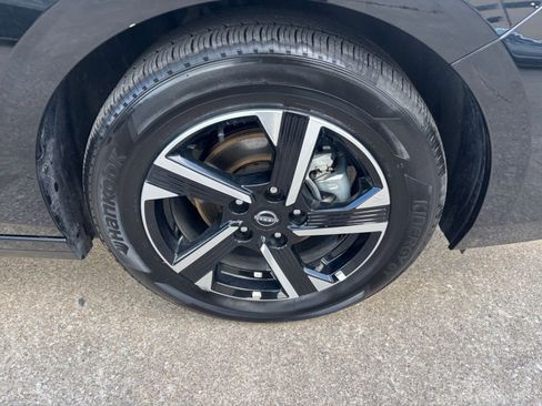 Used 2025 Nissan Sentra SV FWD image 28