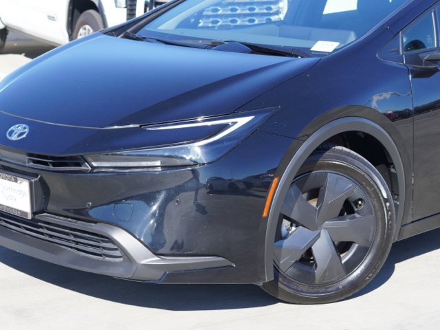 Used 2025 Toyota Prius LE FWD image 6