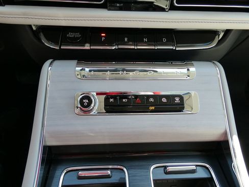 Used 2025 Lincoln Aviator Reserve w/ Equipment Group 201A AWD/4WD image 36