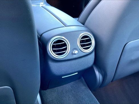 Used 2023 Mercedes-Benz E 350 4MATIC Sedan image 10