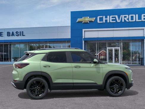 New 2026 Chevrolet TrailBlazer LT w/ Midnight Edition AWD/4WD image 5