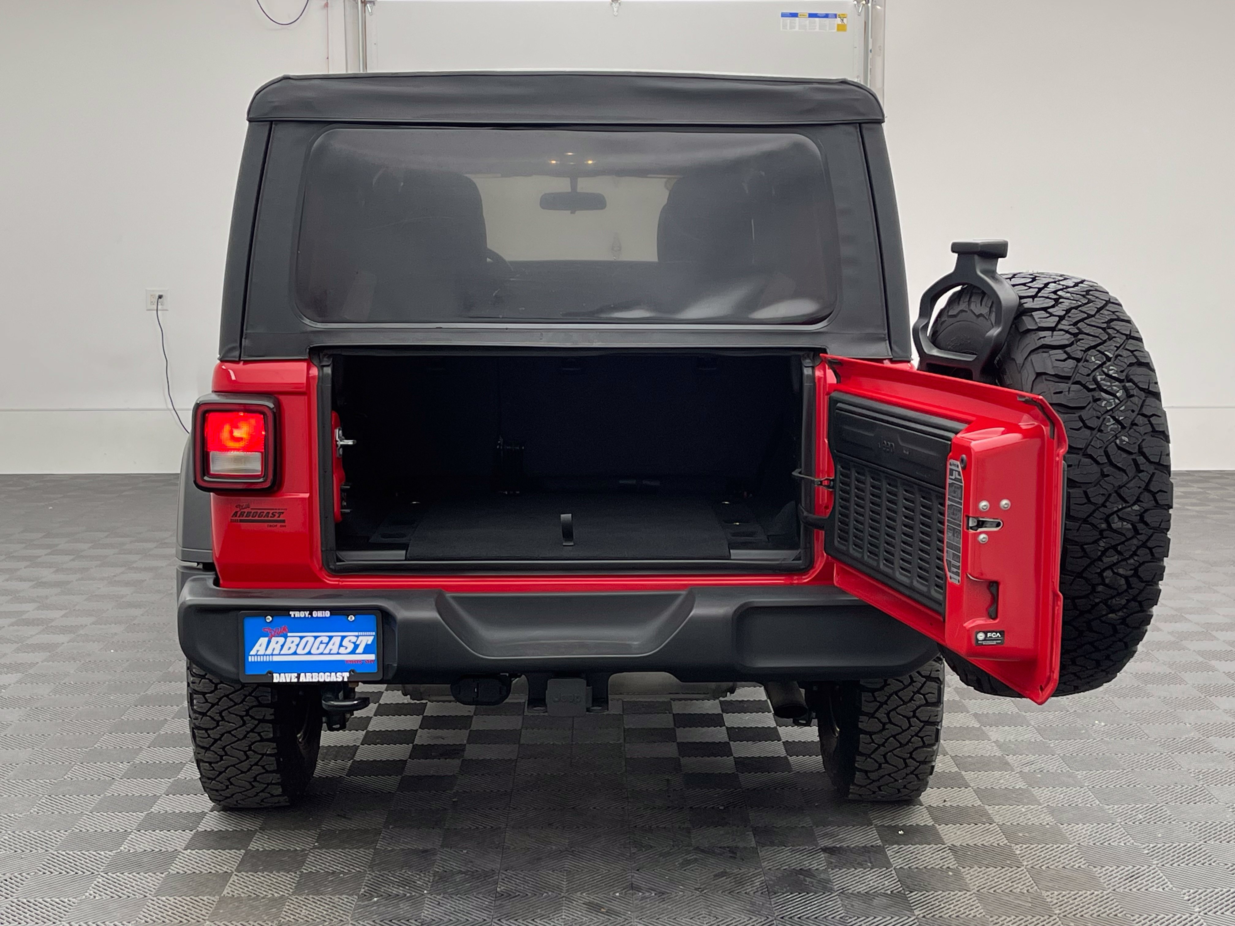 Used 2022 Jeep Wrangler Unlimited Sport AWD/4WD image 8