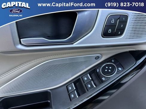 Used 2024 Ford Explorer Platinum w/ Technology Package AWD/4WD image 21