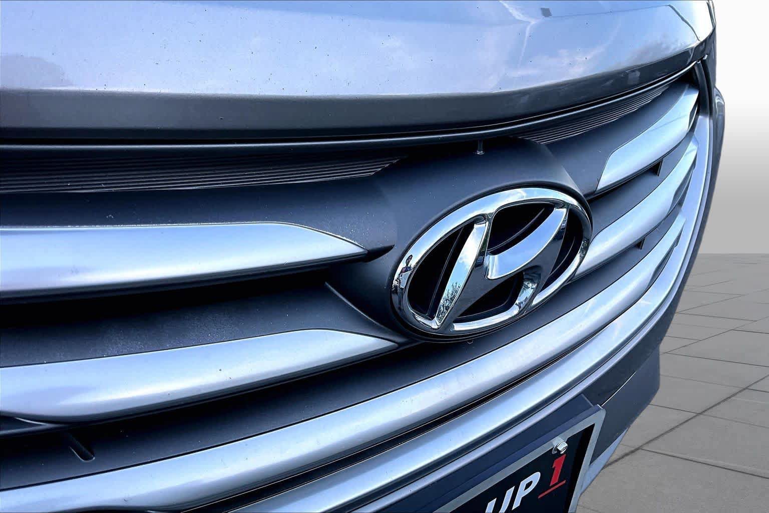 Used 2018 Hyundai Santa Fe Sport AWD/4WD image 28