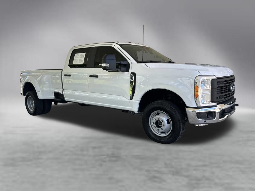 Used 2025 Ford F350 XL w/ 360-Degree Camera Package AWD/4WD image 2