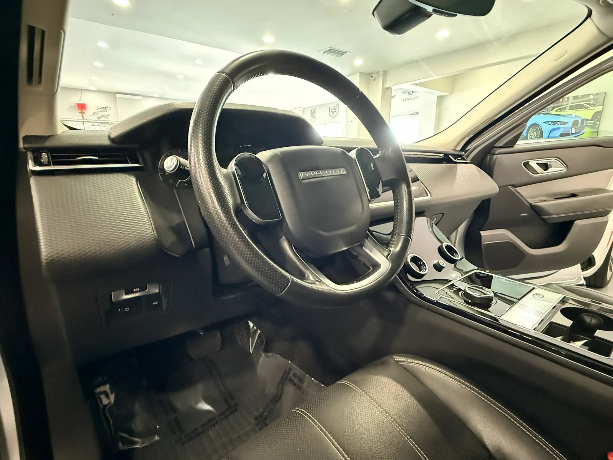 Used 2019 Land Rover Range Rover Velar S AWD/4WD image 9