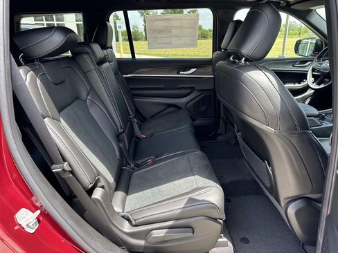 New 2026 Jeep Grand Cherokee L 2WD image 19