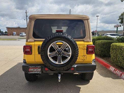 Used 2021 Jeep Wrangler Unlimited Sahara image 4