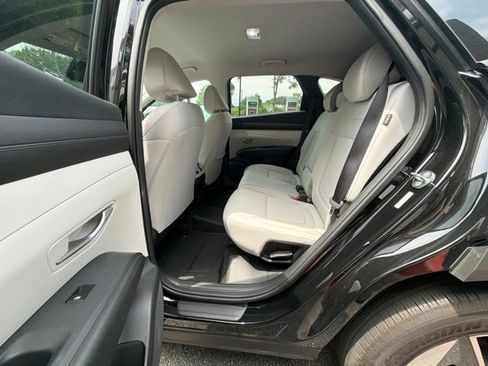 Used 2025 Hyundai Tucson SEL FWD image 6