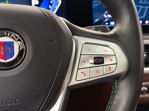 Used 2024 BMW ALPINA XB7 image 32