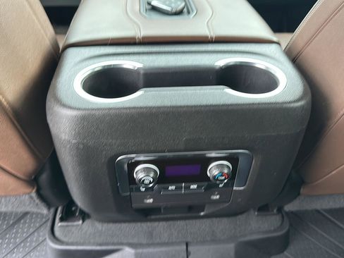 Used 2022 Chevrolet Suburban High Country image 22