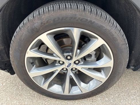 Used 2025 Ford Explorer Platinum w/ Ultimate Package image 16