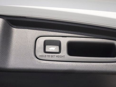 Used 2024 Honda CR-V EX-L image 11