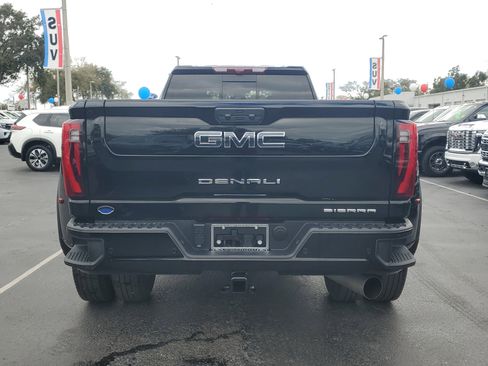 Used 2025 GMC Sierra 3500 Denali Ultimate image 8