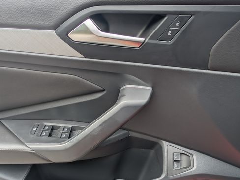 Used 2022 Volkswagen Jetta SE w/ Panoramic Sunroof Package FWD image 16