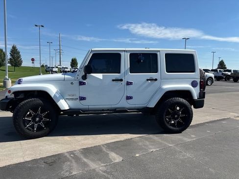 Used 2015 Jeep Wrangler Unlimited Sahara w/ Dual Top Group AWD/4WD image 6