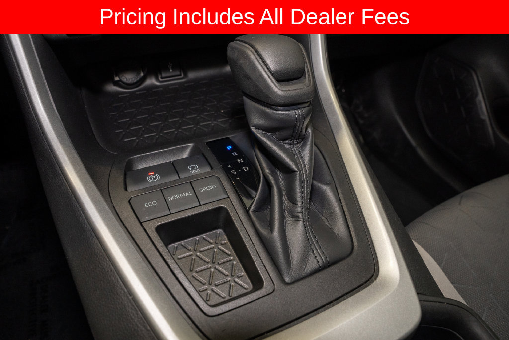Used 2022 Toyota RAV4 XLE FWD image 15