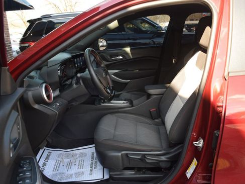 Used 2024 Chevrolet Trax RS w/ Driver Confidence Package image 30