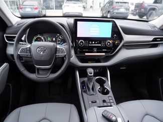 New 2026 Toyota Highlander XLE video 2