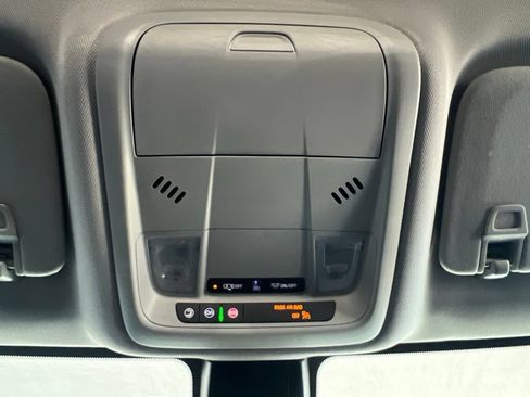 Used 2025 Chevrolet Blazer LT FWD image 72