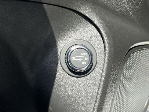 Used 2020 Buick Encore GX Essence w/ Experience Buick Package AWD/4WD image 43