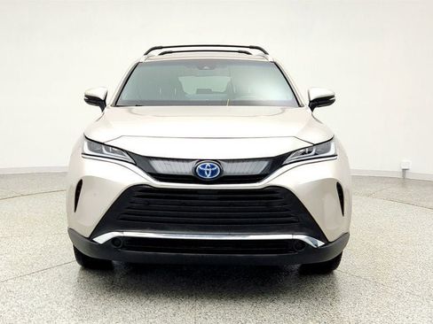 Used 2021 Toyota Venza XLE w/ Softex Package image 2