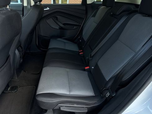 Used 2018 Ford Escape SE FWD image 6