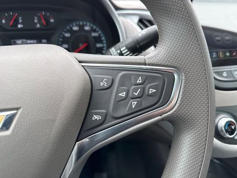 Used 2025 Chevrolet Malibu LT image 33