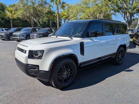 Used 2025 Land Rover Defender 130 X-Dynamic SE AWD/4WD image 7